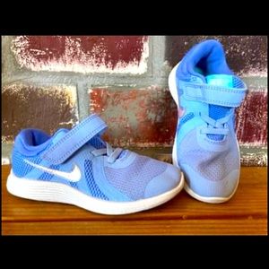 Nike Girl's Sneakers sz 10